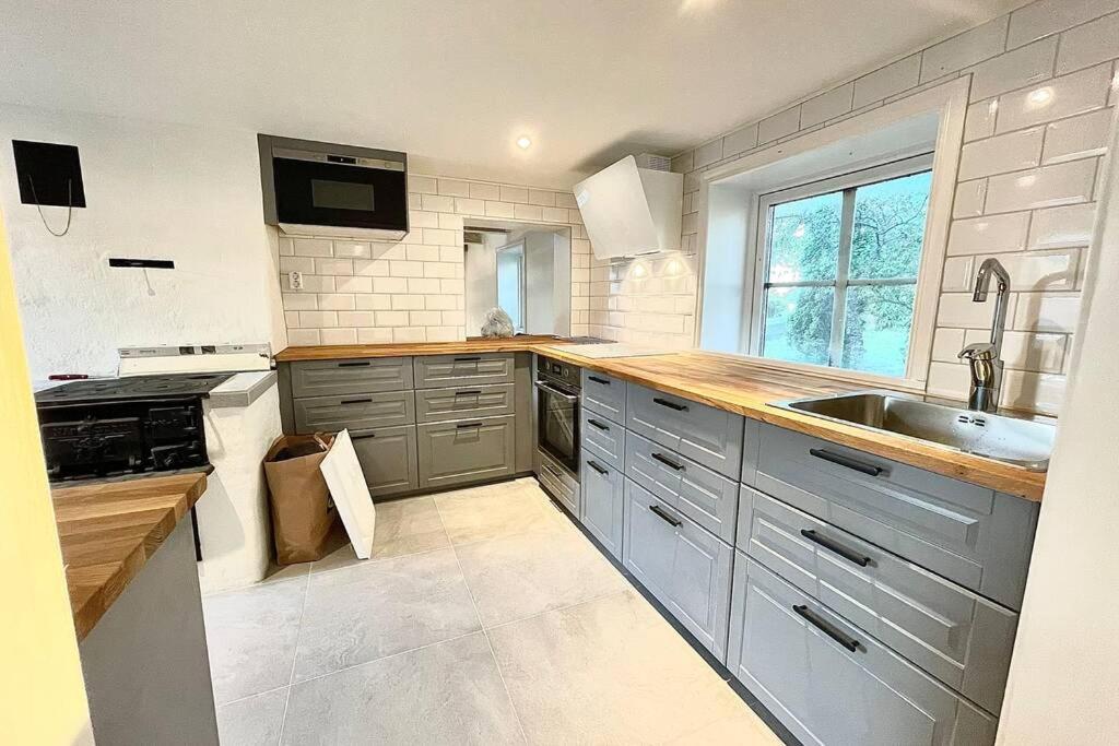 Eget Hus Med Bra Laege Och Toppstandard ลินเชอปิง ภายนอก รูปภาพ